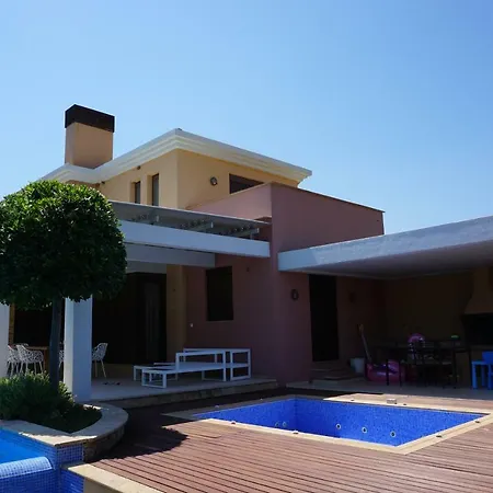 Sunny Luxury Pool Vila