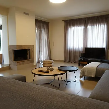 בית נופש Sunny Luxury Pool Vila *